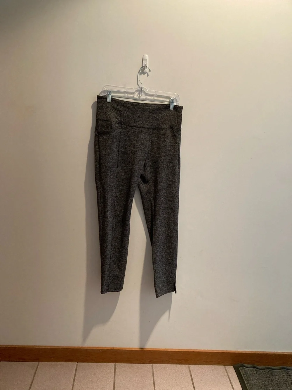 Medium ATHLETA Gray Active Leggings - Comfort Waistband